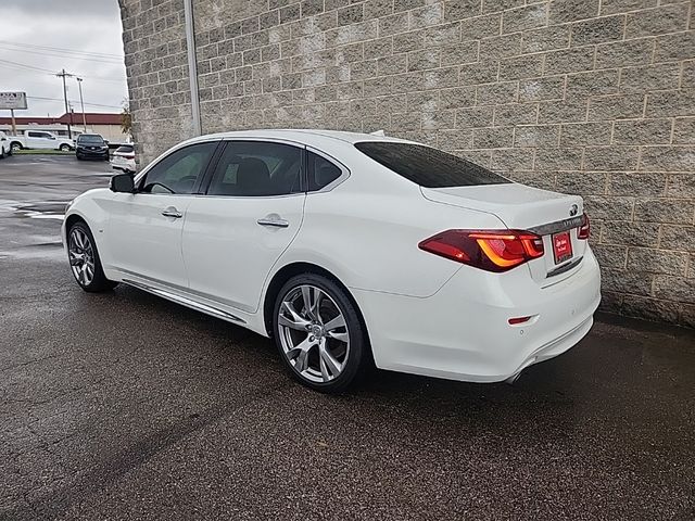 2015 INFINITI Q70L Base