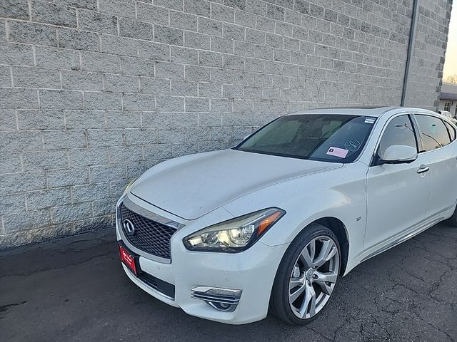 2015 INFINITI Q70L Base