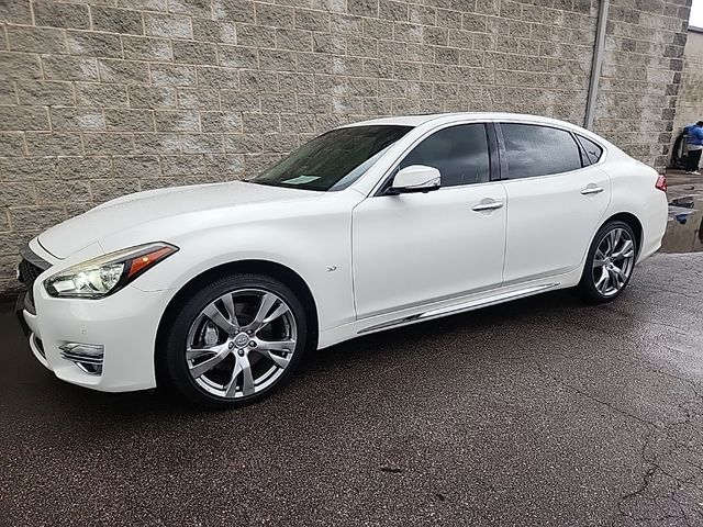 2015 INFINITI Q70L Base