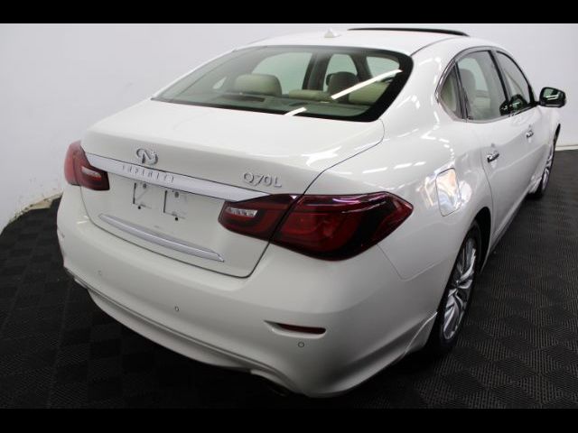 2015 INFINITI Q70L Base