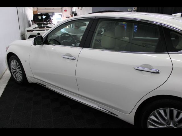 2015 INFINITI Q70L Base