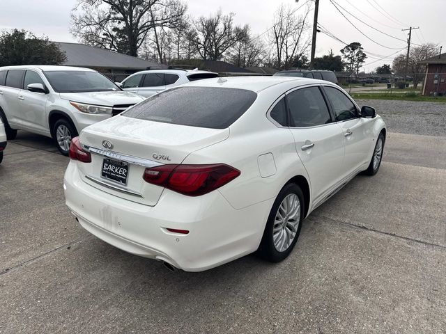 2015 INFINITI Q70L Base