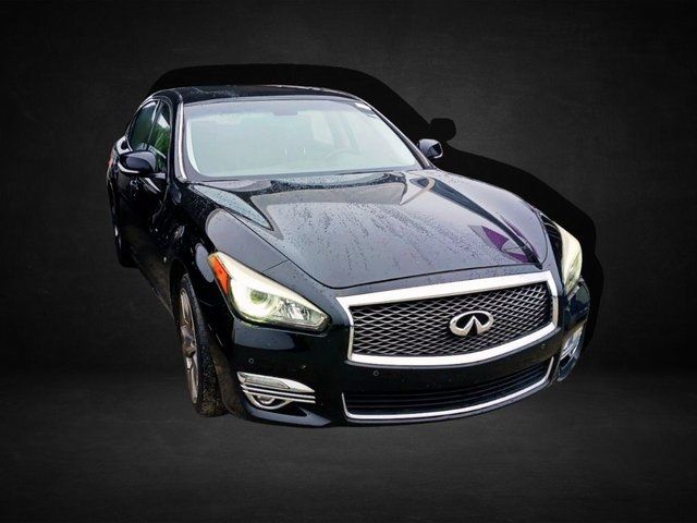 2015 INFINITI Q70L Base