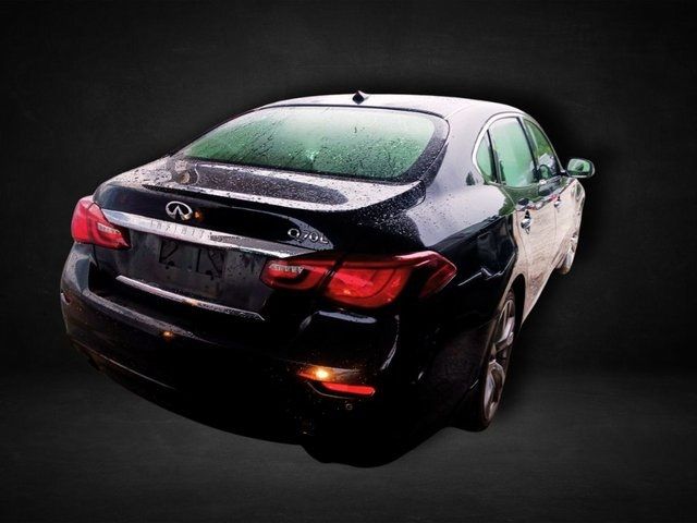 2015 INFINITI Q70L Base