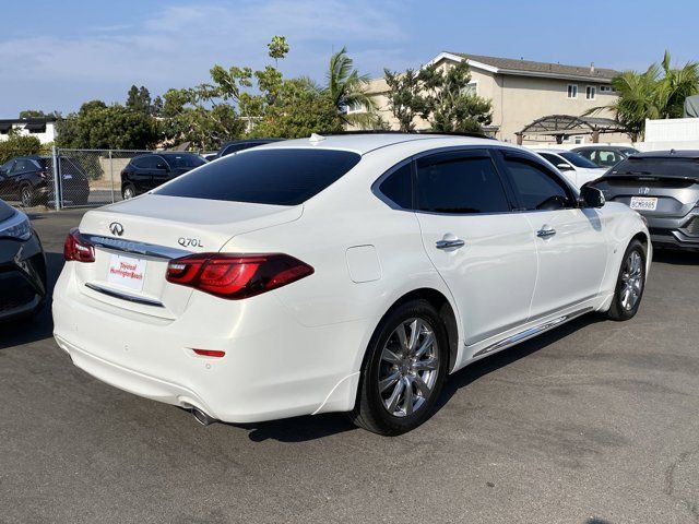 2015 INFINITI Q70L Base