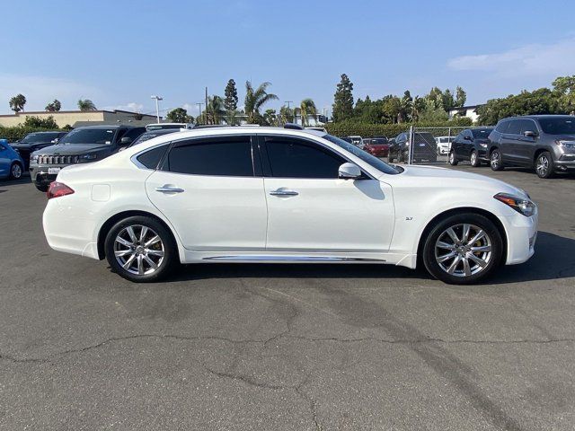 2015 INFINITI Q70L Base