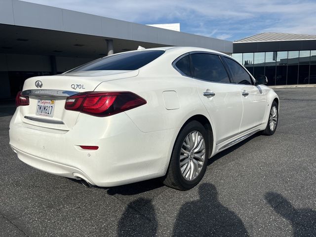 2015 INFINITI Q70L Base