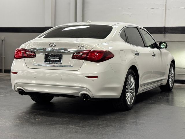 2015 INFINITI Q70L Base