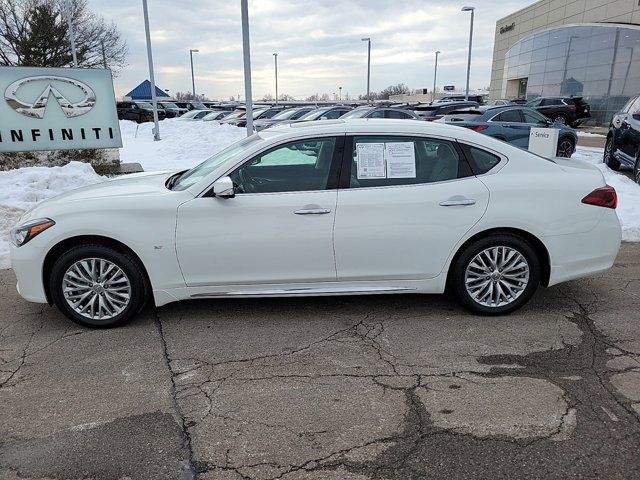 2015 INFINITI Q70L Base