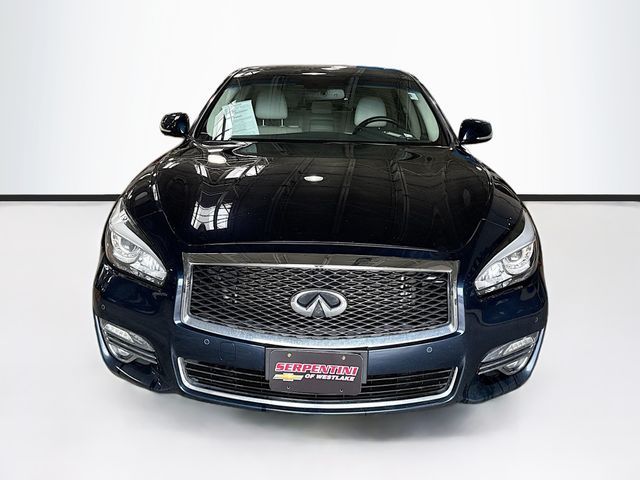 2015 INFINITI Q70L Base