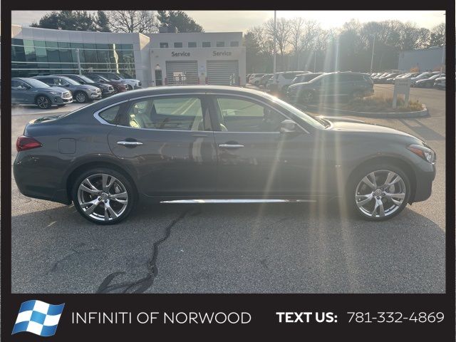 2015 INFINITI Q70L Base