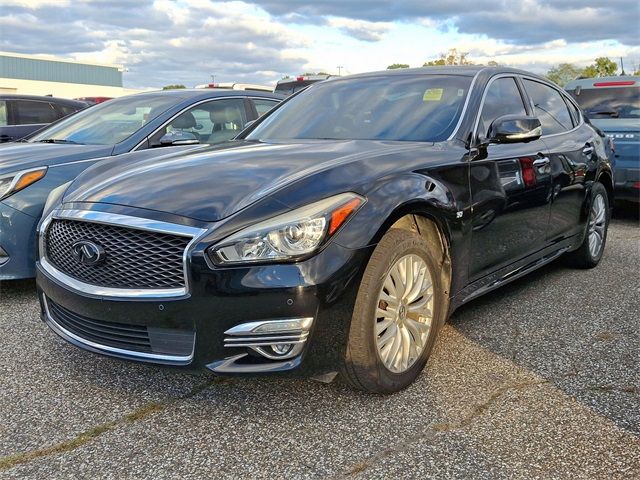 2015 INFINITI Q70L Base