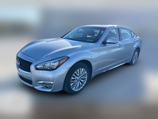 2015 INFINITI Q70L Base