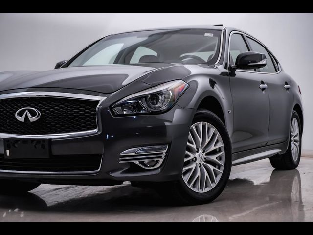 2015 INFINITI Q70L Base