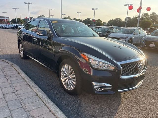 2015 INFINITI Q70L Base
