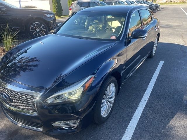 2015 INFINITI Q70L Base