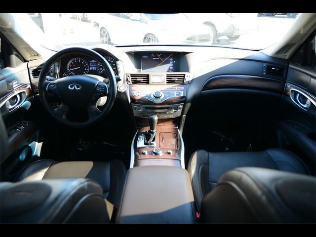 2015 INFINITI Q70L Base