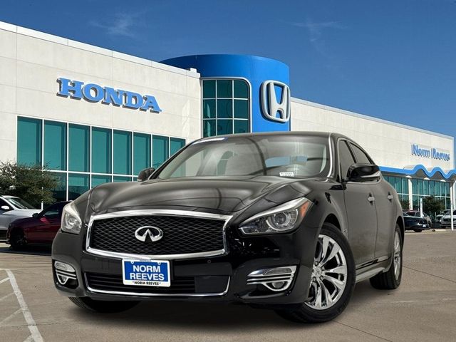 2015 INFINITI Q70L Base