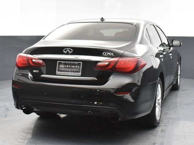 2015 INFINITI Q70L Base