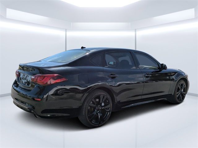 2015 INFINITI Q70L Base