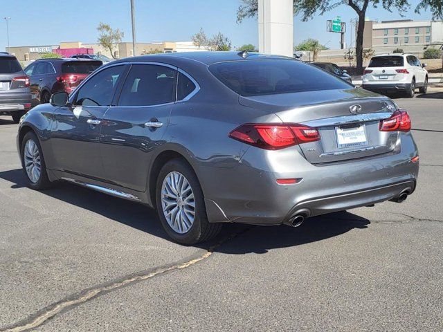 2015 INFINITI Q70L Base