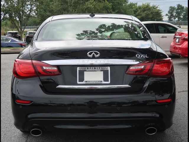 2015 INFINITI Q70L Base