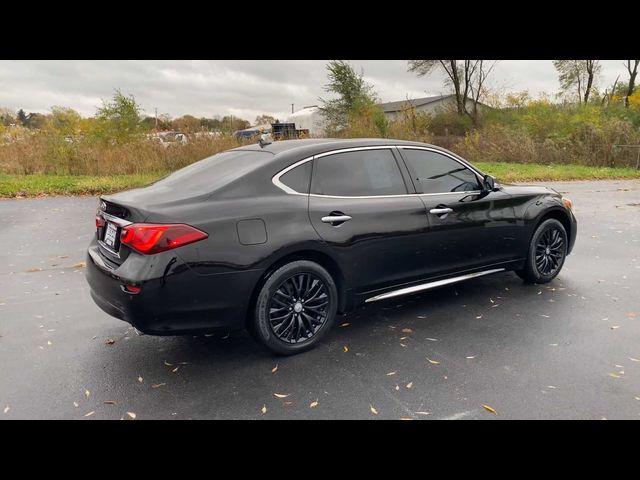 2015 INFINITI Q70L Base