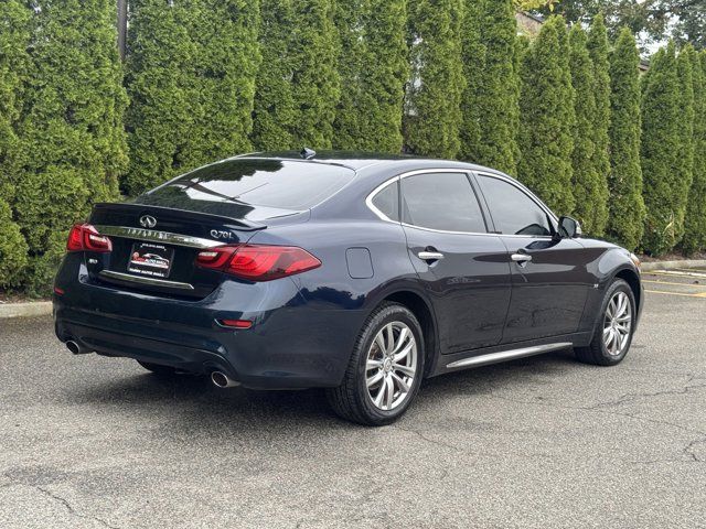 2015 INFINITI Q70L Base