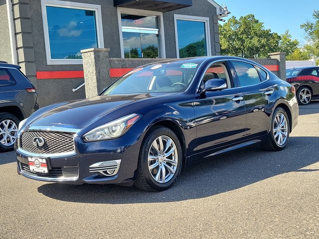 2015 INFINITI Q70h Base