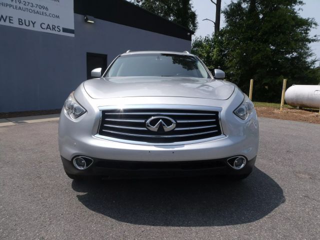 2015 INFINITI QX70 Base