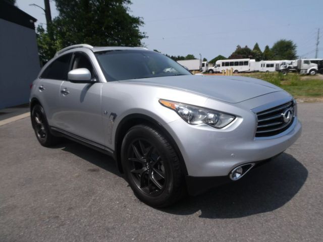 2015 INFINITI QX70 Base