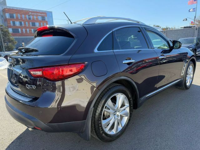 2015 INFINITI QX70 Base