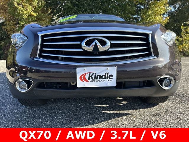 2015 INFINITI QX70 Base