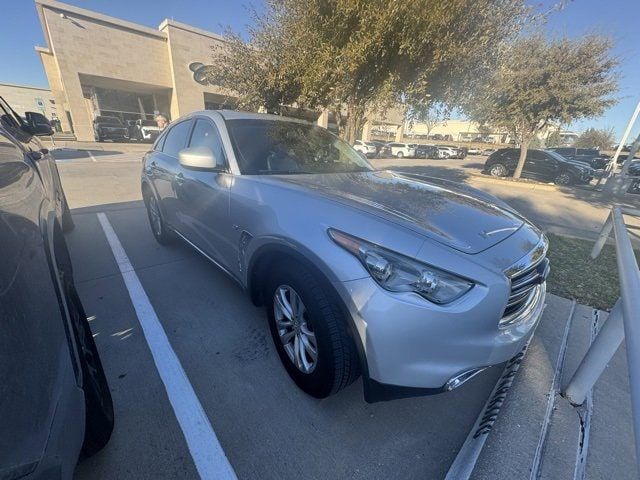 2015 INFINITI QX70 Base