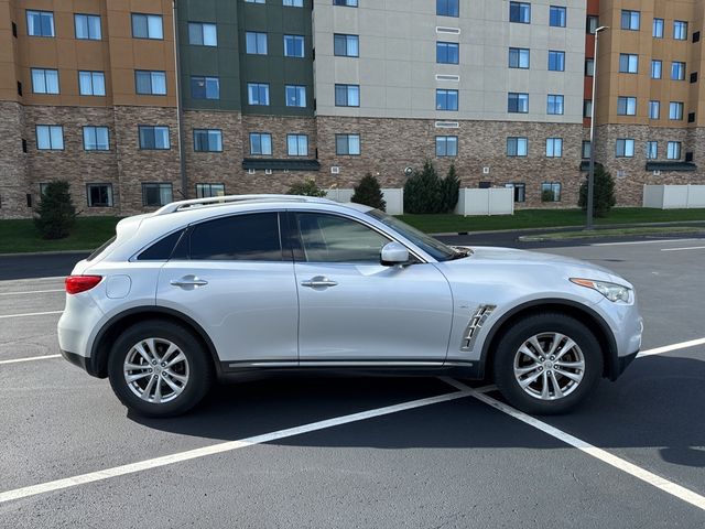 2015 INFINITI QX70 Base