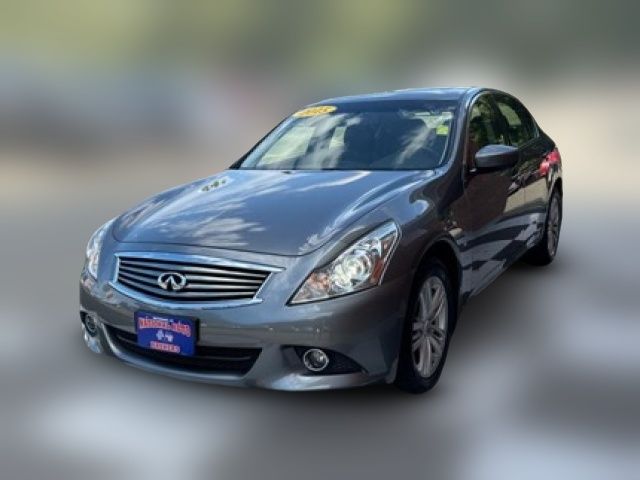 2015 INFINITI Q40 Base