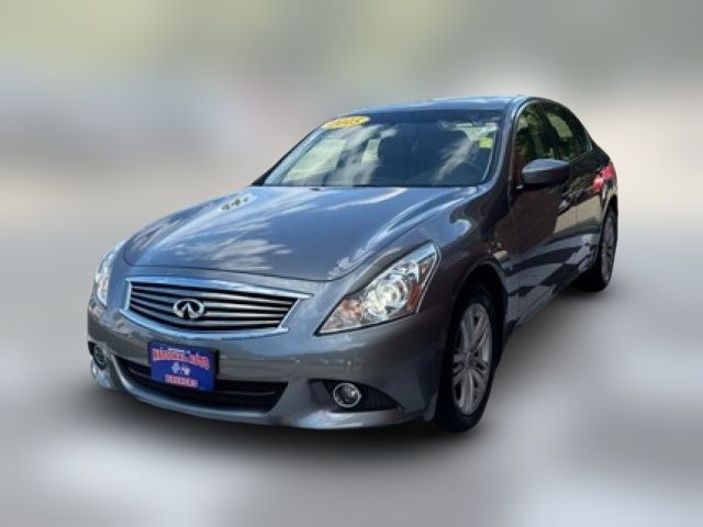 2015 INFINITI Q40 Base