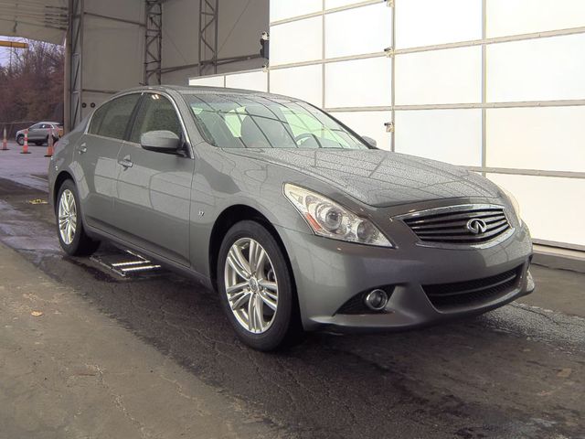 2015 INFINITI Q40 Base