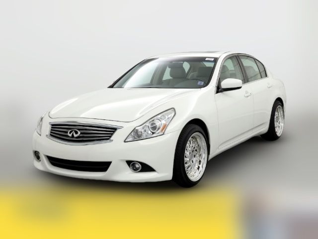 2015 INFINITI Q40 Base