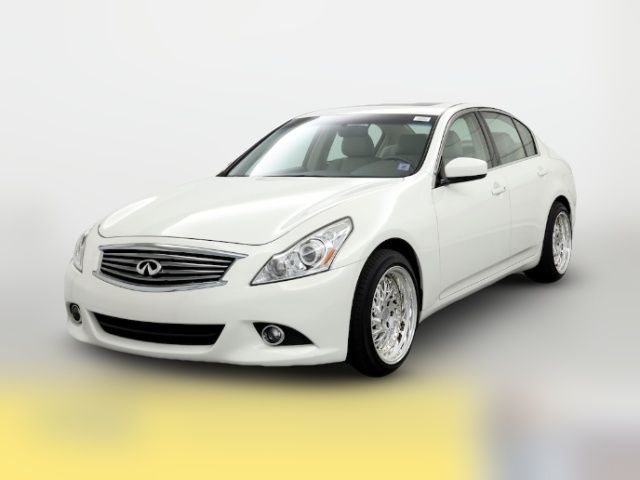 2015 INFINITI Q40 Base