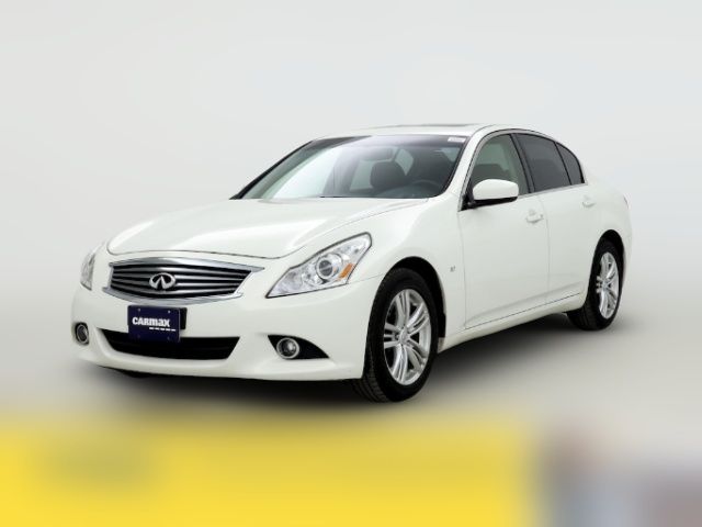 2015 INFINITI Q40 Base