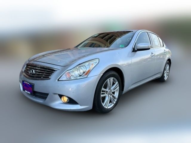2015 INFINITI Q40 Base