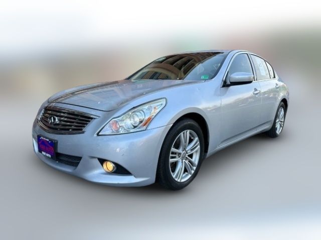 2015 INFINITI Q40 Base