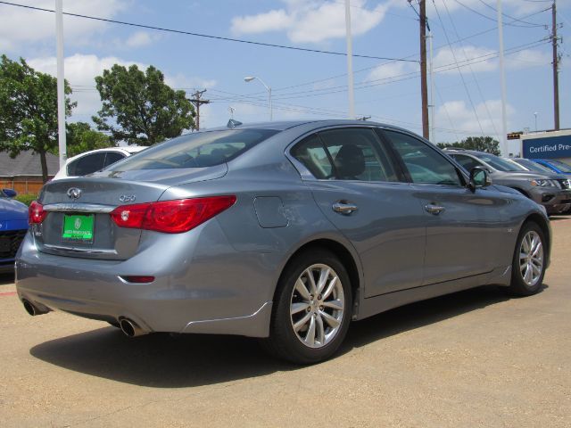 2015 INFINITI Q50 Premium