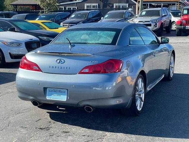 2015 INFINITI Q60 Base