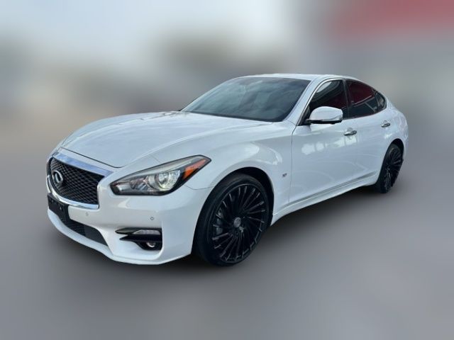 2015 INFINITI Q70 Base