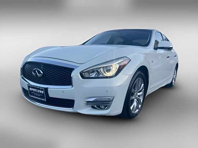 2015 INFINITI Q70 Base