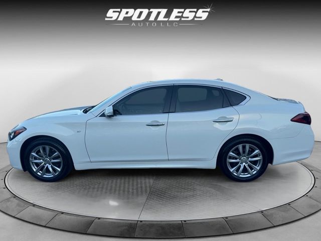 2015 INFINITI Q70 Base