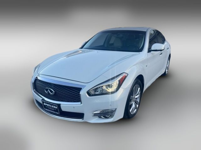 2015 INFINITI Q70 Base