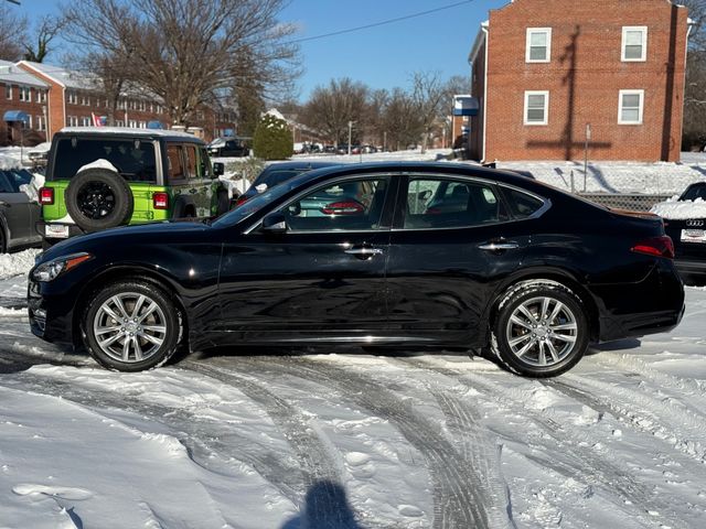 2015 INFINITI Q70 Base